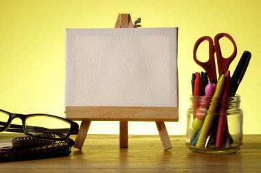 Geri okul ve eğitim kavramı: Okul kırtasiye. Kopya alanı