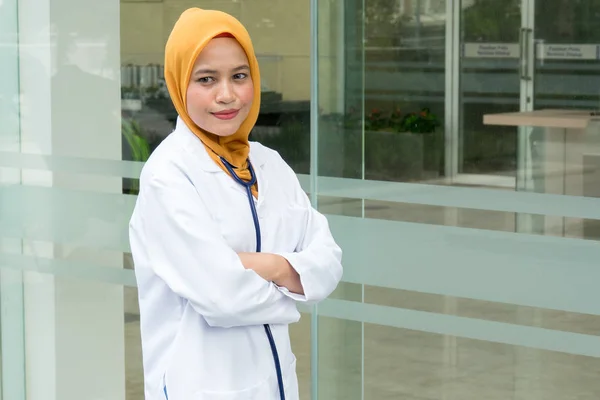 Confident Female Doctor Standing Infront Office Smiling Camera Health Care — Stock Photo, Image