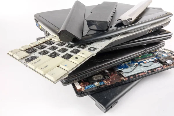 Laptops Obsoletos Isolados Branco — Fotografia de Stock