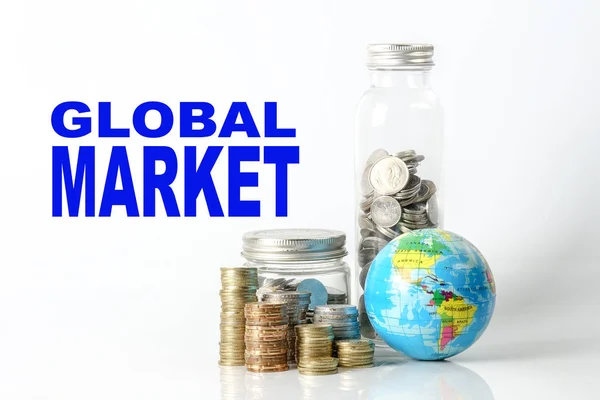 Küresel Ekonominin Finansal Kavramı Küre Küre Sikke Yazıt Küresel Pazarın — Stok fotoğraf