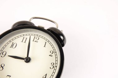 Siyah Vintage çalar saat ile zaman dakiklik kavramı.