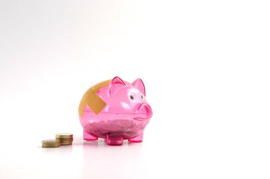 zaman yönetimi kavramsal, kitap, kalem ve ahşap saat