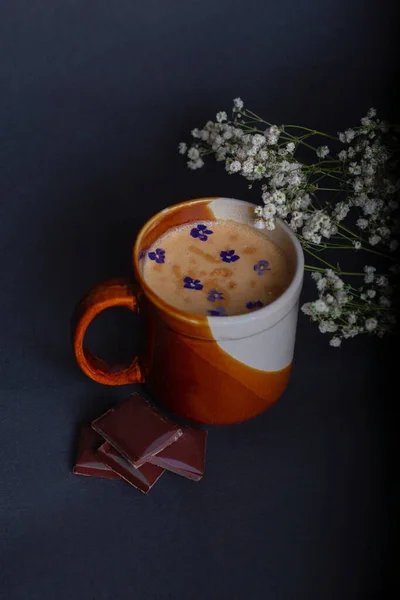 Morning Cup Dalgona Coffee Beautiful White Flowers Chocolate Black Background — Stock Photo, Image