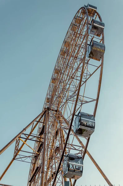 Roda Gigante Num Parque Diversões Vista Inferior Roda Gigante Atração — Fotografia de Stock