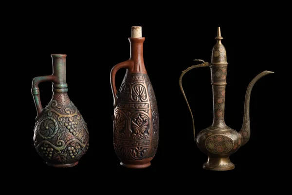Vasos Orientais Decorados Com Padrões Ornamentos Objetos Feitos Materiais Diferentes — Fotografia de Stock