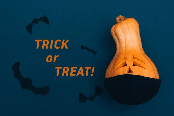 Halloween Pumpa Svart Skyddande Medicinsk Mask Fladdermöss Från Svart Papper — Stockfoto