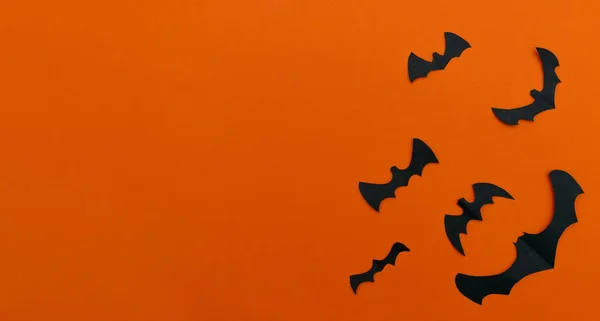 Chauves Souris Noires Partir Papier Sur Fond Orangé Concept Halloween — Photo