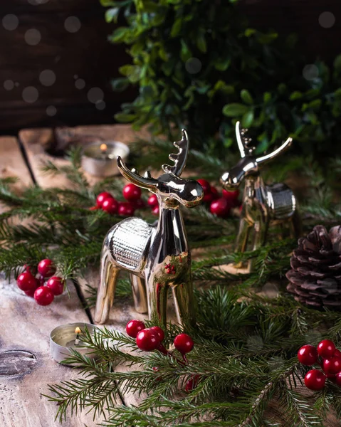 Decoração de Natal em fundo de madeira. Conceito de ano novo — Fotografia de Stock