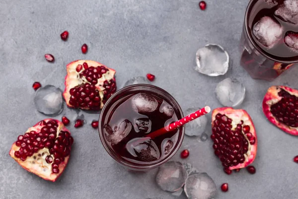 Natural Fresh and Organic Pomegranate Juice in Glass — Stock Photo, Image