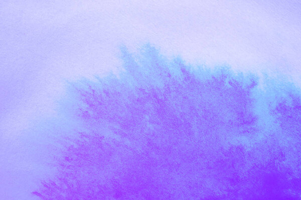 Абстрактный синий акварельный всплеск на белом бумажном фоне, креативный дизайн.