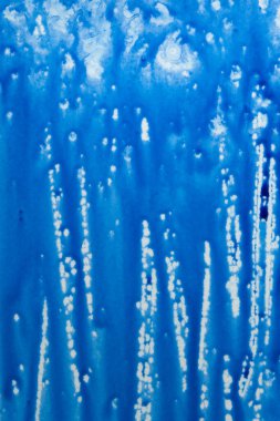 Soyut el boyası beyaz kağıt arkaplan üzerine mavi suluboya sıçrama, Yaratıcı Tasarım Şablonları