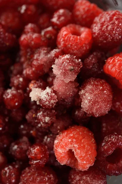 Fruitsalade Met Frambozen Bessen Rechtenvrije Stockafbeeldingen