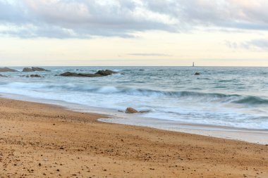 Fransa 'nın Atlantik kıyısındaki kumsal.