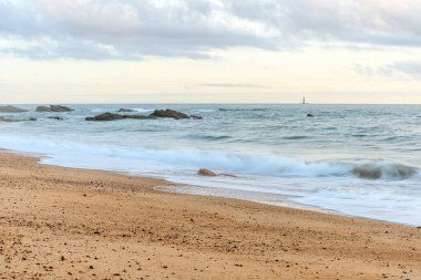 Fransa 'nın Atlantik kıyısındaki kumsal.