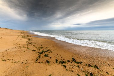 Atlas Okyanusu kıyısında Sables d 'olonne yakınlarında bir sahil..