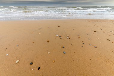 Atlas Okyanusu kıyısında Sables d 'olonne yakınlarında bir sahil..