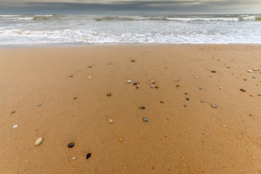 Atlas Okyanusu kıyısında Sables d 'olonne yakınlarında bir sahil..