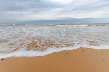 Atlas Okyanusu kıyısında Sables d 'olonne yakınlarında bir sahil..