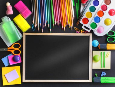 Okula Dönüş 'ün bulanık arka planı. Üst Görünüm Düz Yatay, dikey 