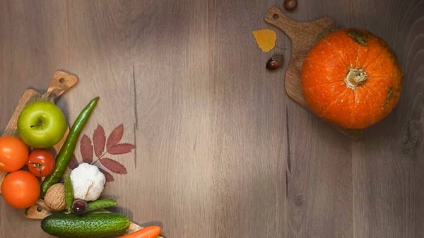 Wooden Background Blurred Fresh Vegetables Copy Space 고품질 — 스톡 사진