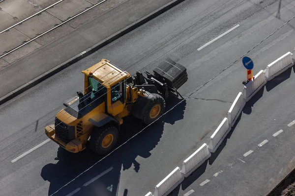 Reparação Obras Nas Ruas Cidade Usando Carregador Pesado Com Balde — Fotografia de Stock