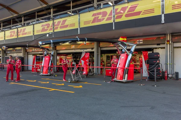 Baku Azerbeidzjan Juni 2017 Een Wandeling Van Mensen Pitlane Formule — Stockfoto