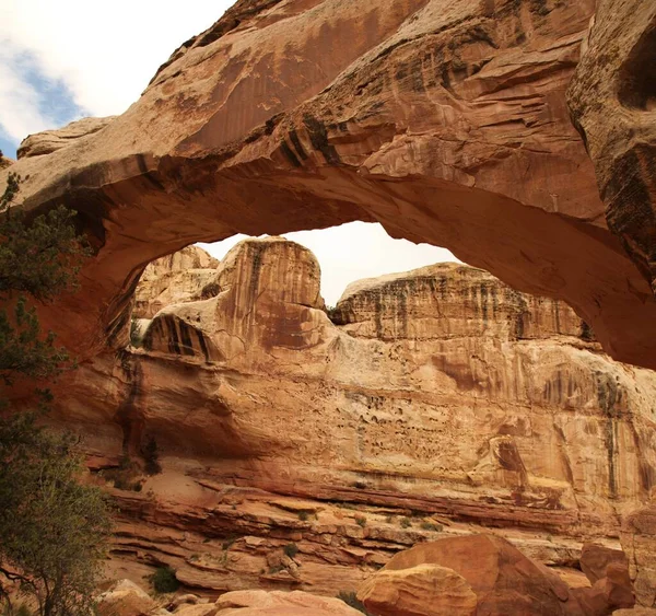 Naturalny Most Hickman Parku Narodowym Capitol Reef Utah — Zdjęcie stockowe