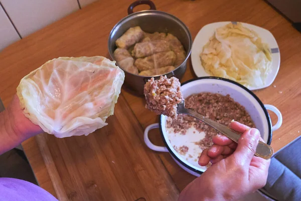 Preparazione Cavolo Ripieno Con Carne Macinata Riso — Foto Stock