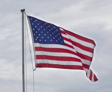 Bir esinti tarafından vurulduktan sonra Amerikan bayrağı hareket bulanıklığı