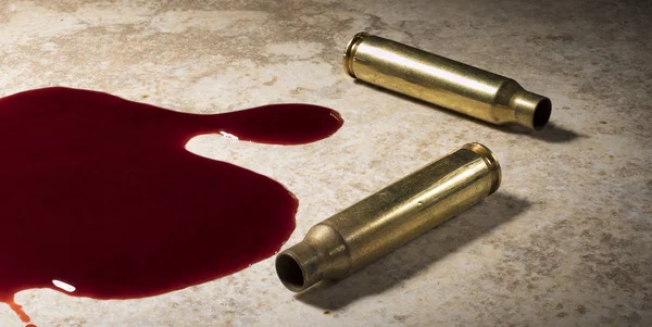 プール 真鍮筐体に血が付いた床 — ストック写真