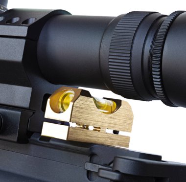 Çift Kişilik olmak Ar-15 tüfek kapsam silahla seviye kontrol