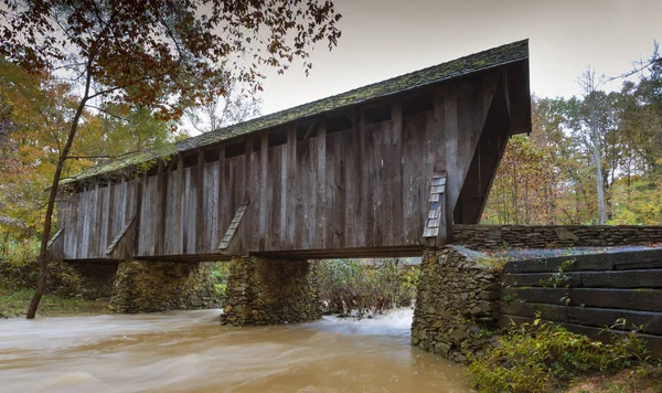 Pisgah pokryte mostu w Północnej Karolinie — Zdjęcie stockowe