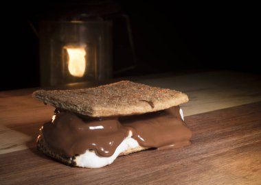 Bir Smore 'un kamp atıştırmalığı