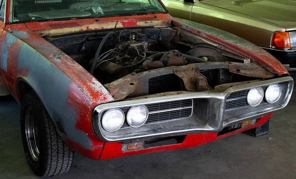 Foto Una Muscle Car Restaurare Preso Dal Davanti Suo Potente — Foto Stock