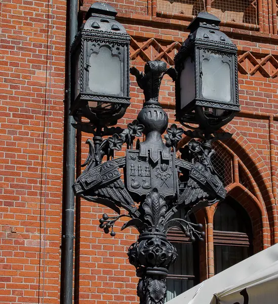 Old Two Flame Cast Iron Street Lamp City Arms — Stock Photo, Image