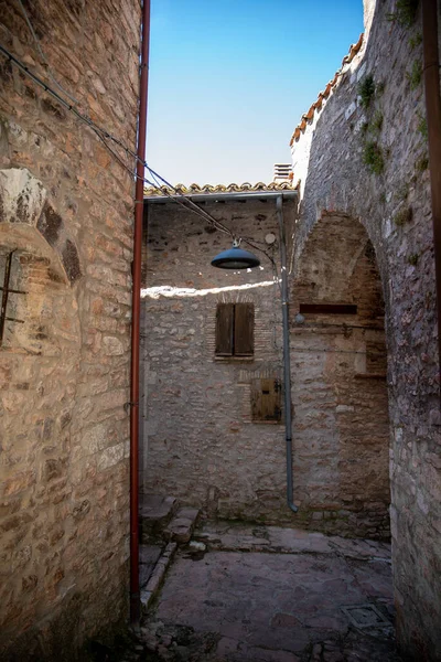 Ancient village of macerino located on a mountain — Stock Photo, Image