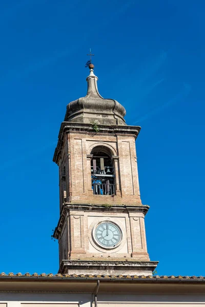 Torre sineira da catedral de terni — Fotografia de Stock