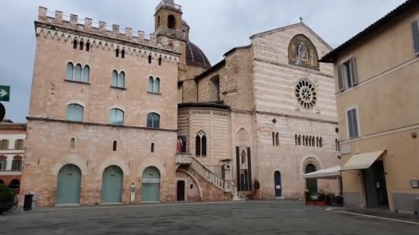 San Feliciano huvudkyrka i centrala Foligno Posta — Stockvideo