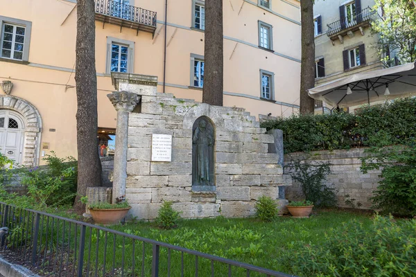 Todi Italská Červen 2020 Pomník Jacopone Todi Umístěn Úpatí Katedrály — Stock fotografie