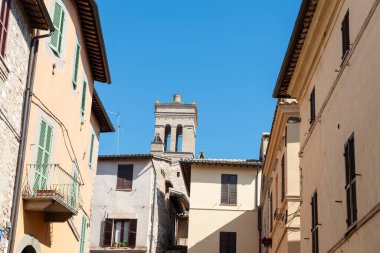 Heceleme, İtalya 27 Haziran 2020: Büyü kasabasının sokaklarında mimarlık