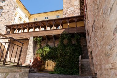 Heceleme, İtalya 27 Haziran 2020: Büyü kasabasının sokaklarında mimarlık