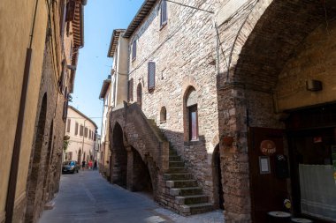 Heceleme, İtalya 27 Haziran 2020: Büyü kasabasının sokaklarında mimarlık
