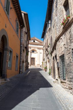 Heceleme, İtalya 27 Haziran 2020: Büyü kasabasının sokaklarında mimarlık