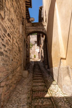 Heceleme, İtalya 27 Haziran 2020: Büyü kasabasının sokaklarında mimarlık