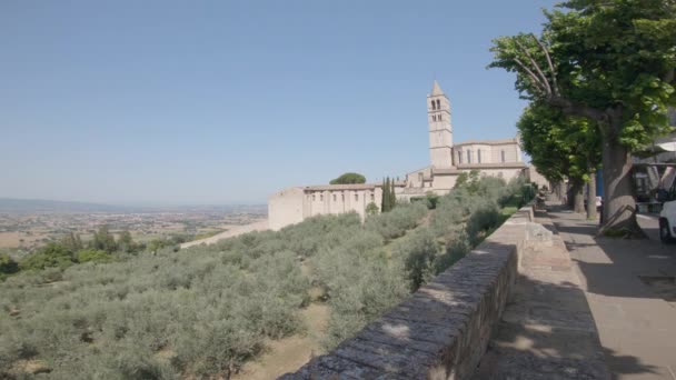 Assisi Italy July 2020 Обзор Базилики Санта Кьяра Ассизи — стоковое видео