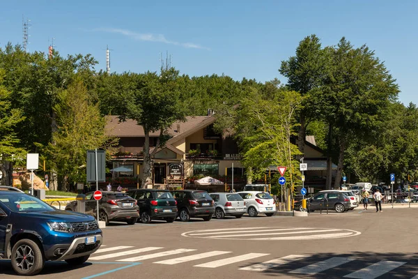 Monte Amiata, İtalya Ağustos 01: 2020 Monte Amiata 'nın otoparkına varış.