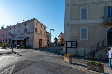 Amelia, İtalya 5 Ağustos 2020: Giove 'den hatıra kalan Amelia Caddesi