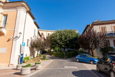 Amelia, İtalya 5 Ağustos 2020: Piazza giacomo matteotti 'de belediye ve hastane var.