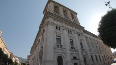 Tacito Meydanı 'nda Terni Valiliği