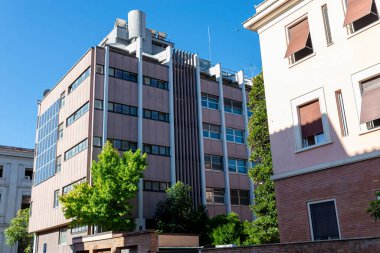 Terni, İtalya 21 Ağustos 2020: Terni, Viale della Stazione 'deki eski INPS binası